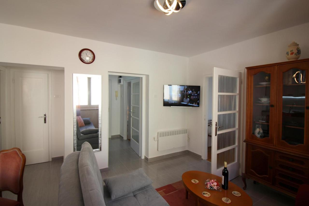 Apartment Agata In City Center Пореч Екстер'єр фото