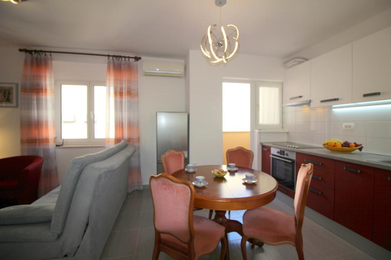 Apartment Agata In City Center Пореч Екстер'єр фото